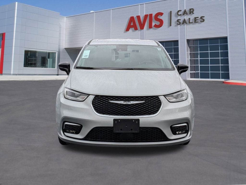 Thumbnail: 2024 Chrysler Pacifica - 2