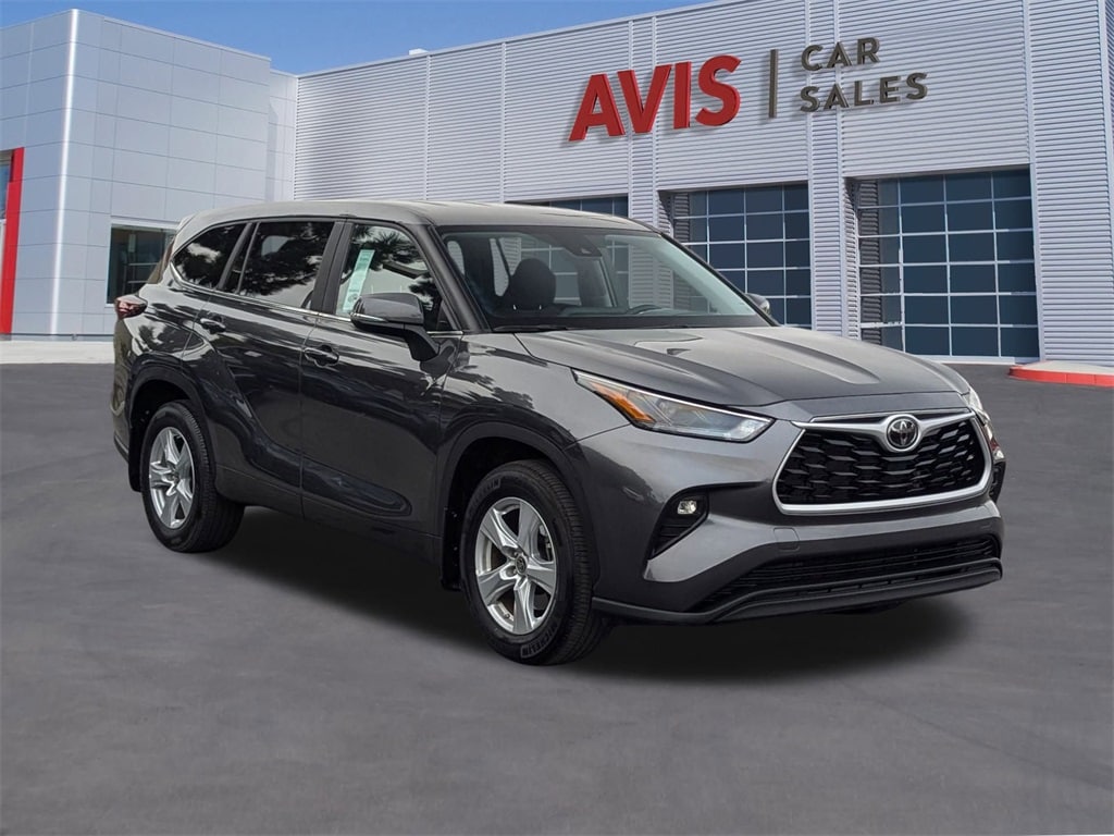 Thumbnail: 2024 Toyota Highlander - 3