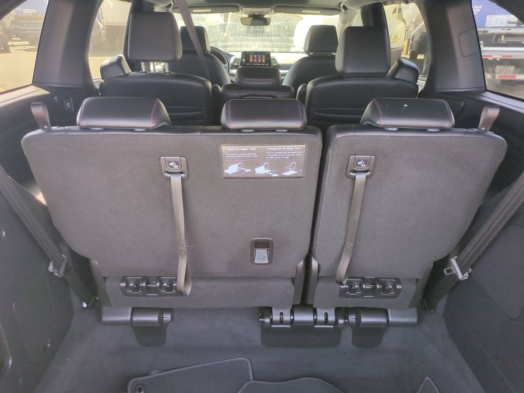 Thumbnail: 2025 Honda Odyssey - 26