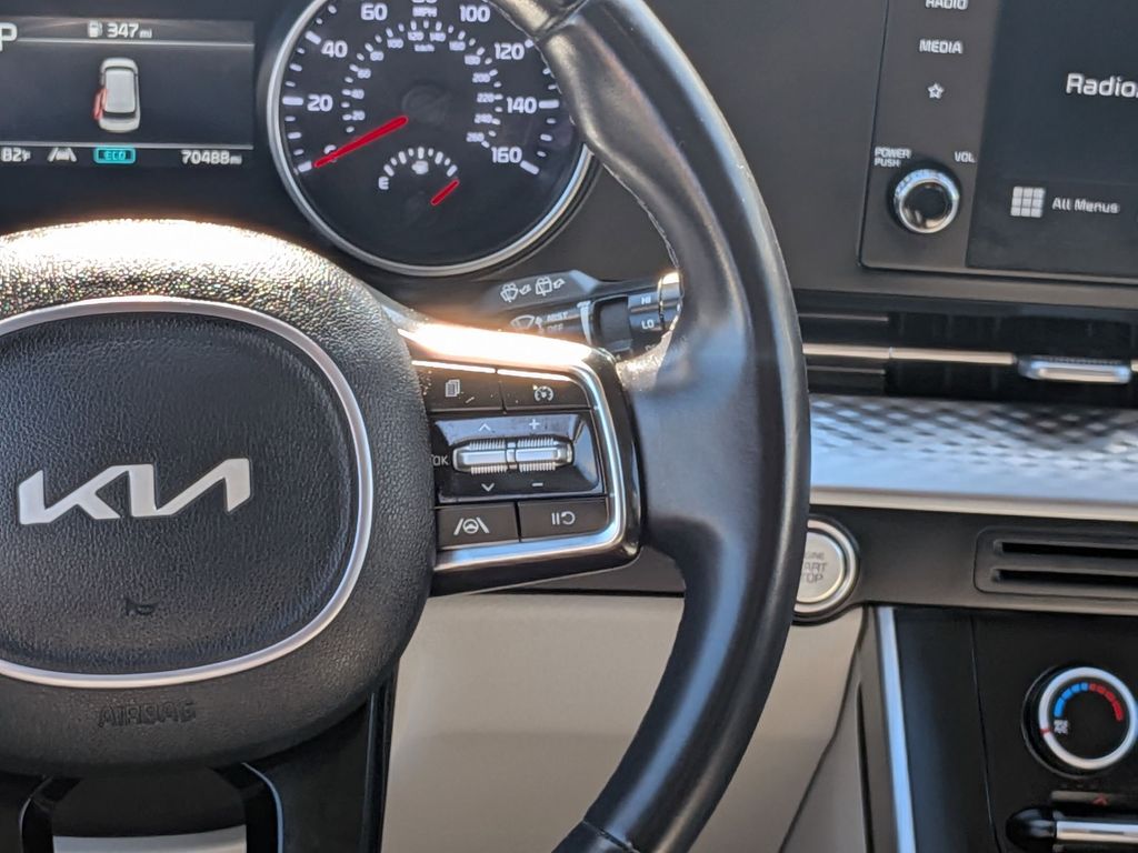 Thumbnail: 2024 Kia Carnival - 24