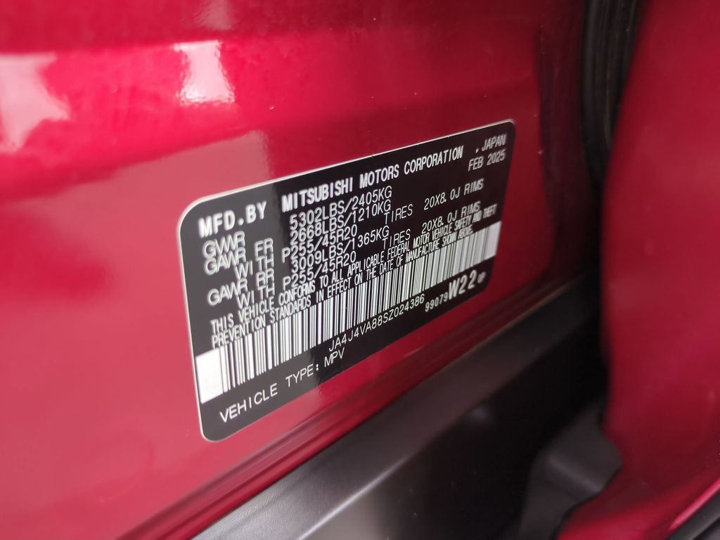 Thumbnail: 2025 Mitsubishi Outlander - 36