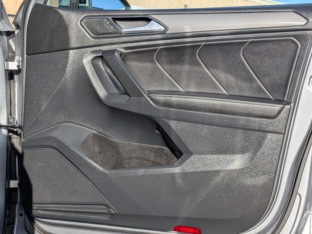 Thumbnail: 2024 Volkswagen Tiguan - 32