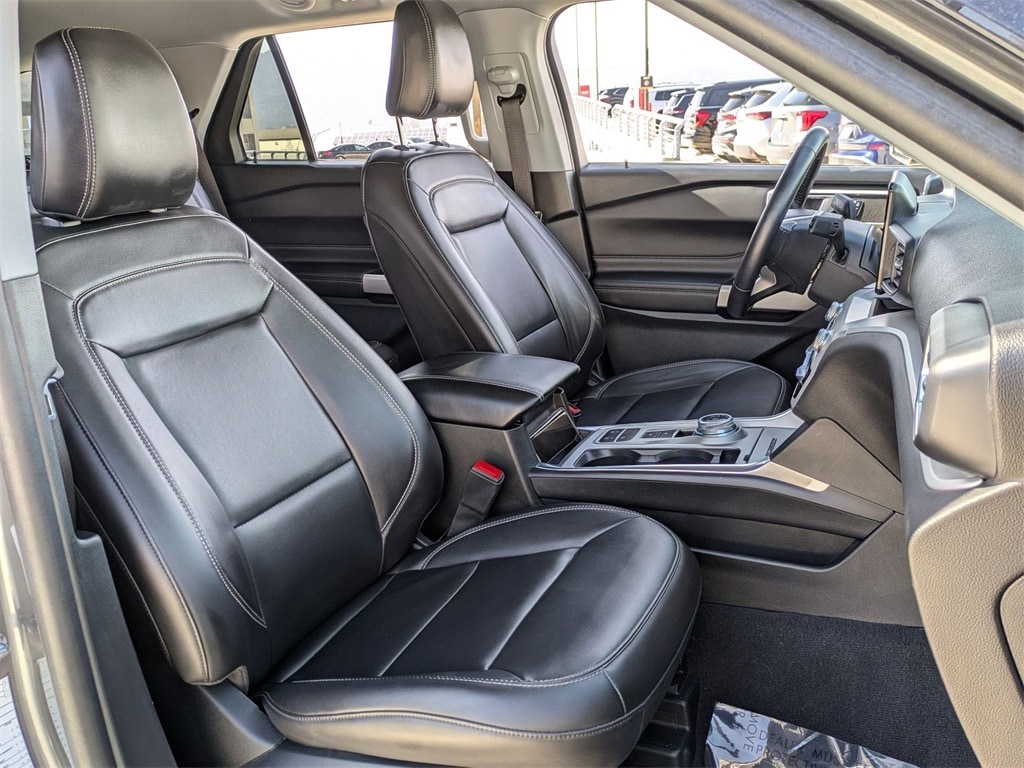 2023 Ford Explorer XLT 28