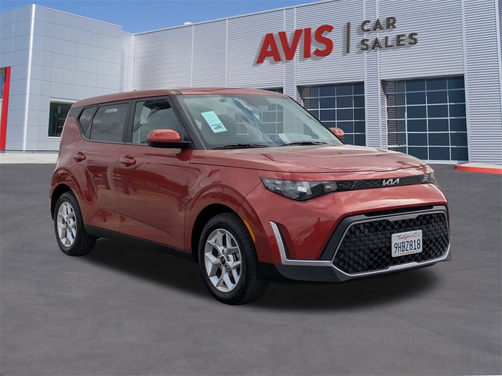 2023 Kia Soul LX photo 3