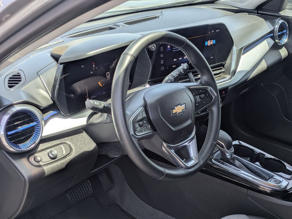 Thumbnail: 2025 Chevrolet Trax - 16