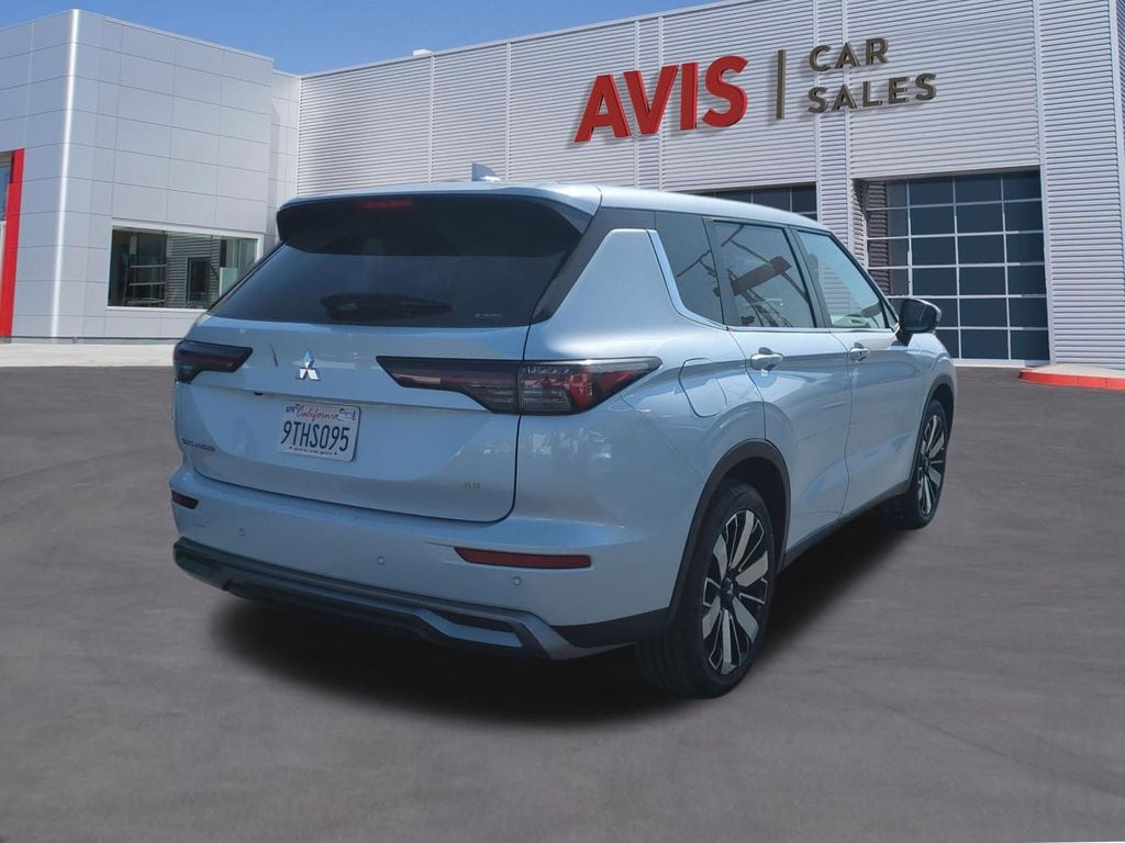 Thumbnail: 2025 Mitsubishi Outlander - 6