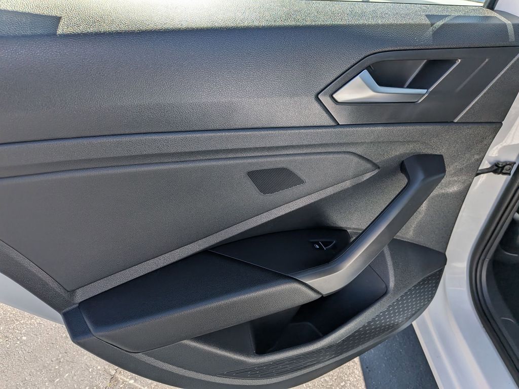 Thumbnail: 2025 Volkswagen Jetta - 24