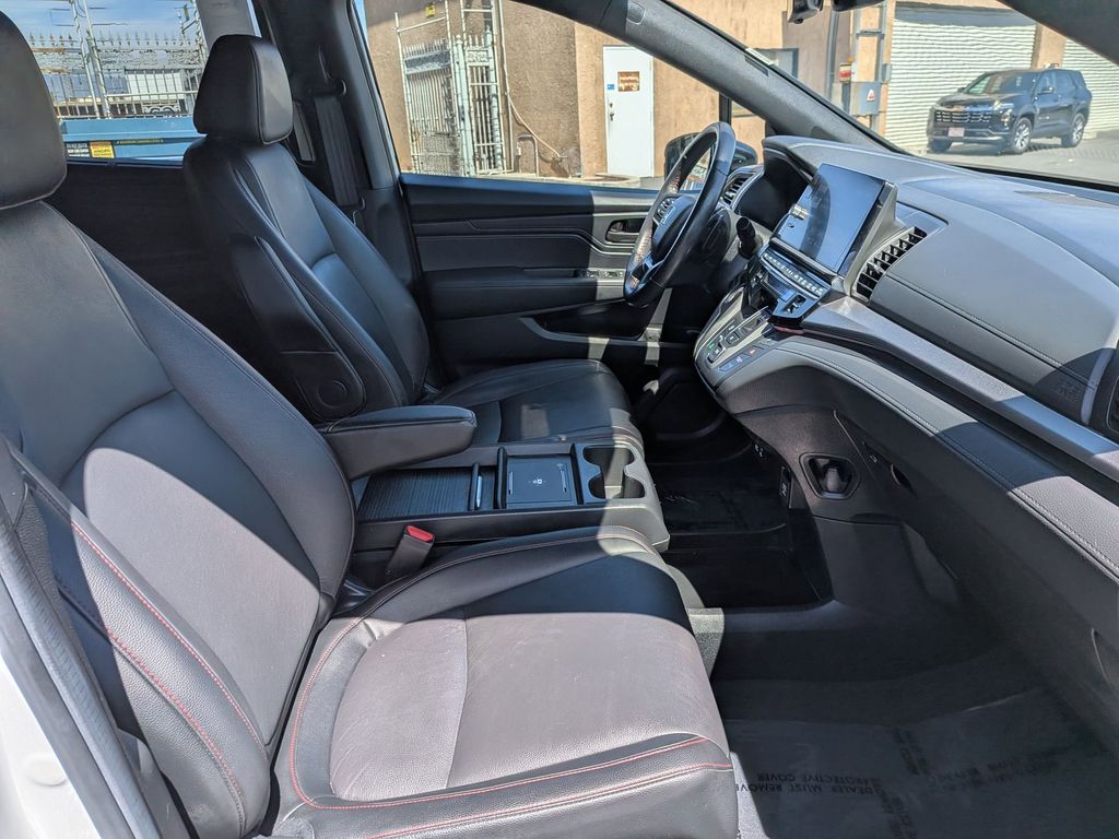 Thumbnail: 2025 Honda Odyssey - 31