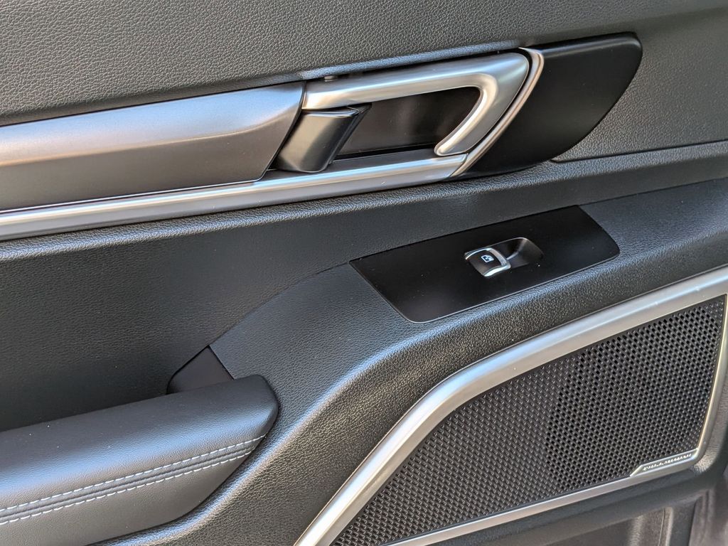 Thumbnail: 2025 Kia Telluride - 24