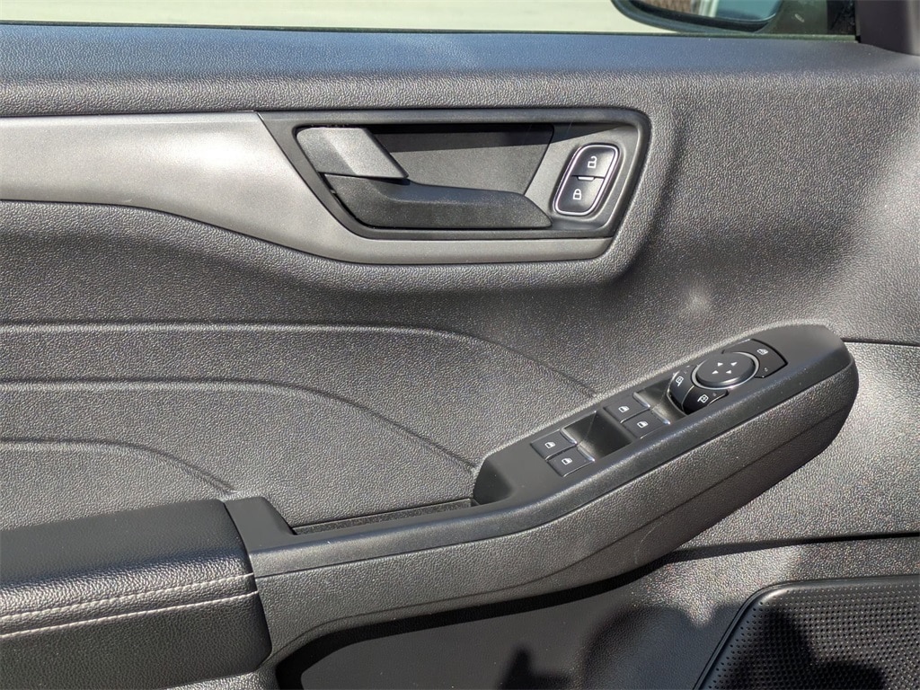 Thumbnail: 2023 Ford Escape - 13
