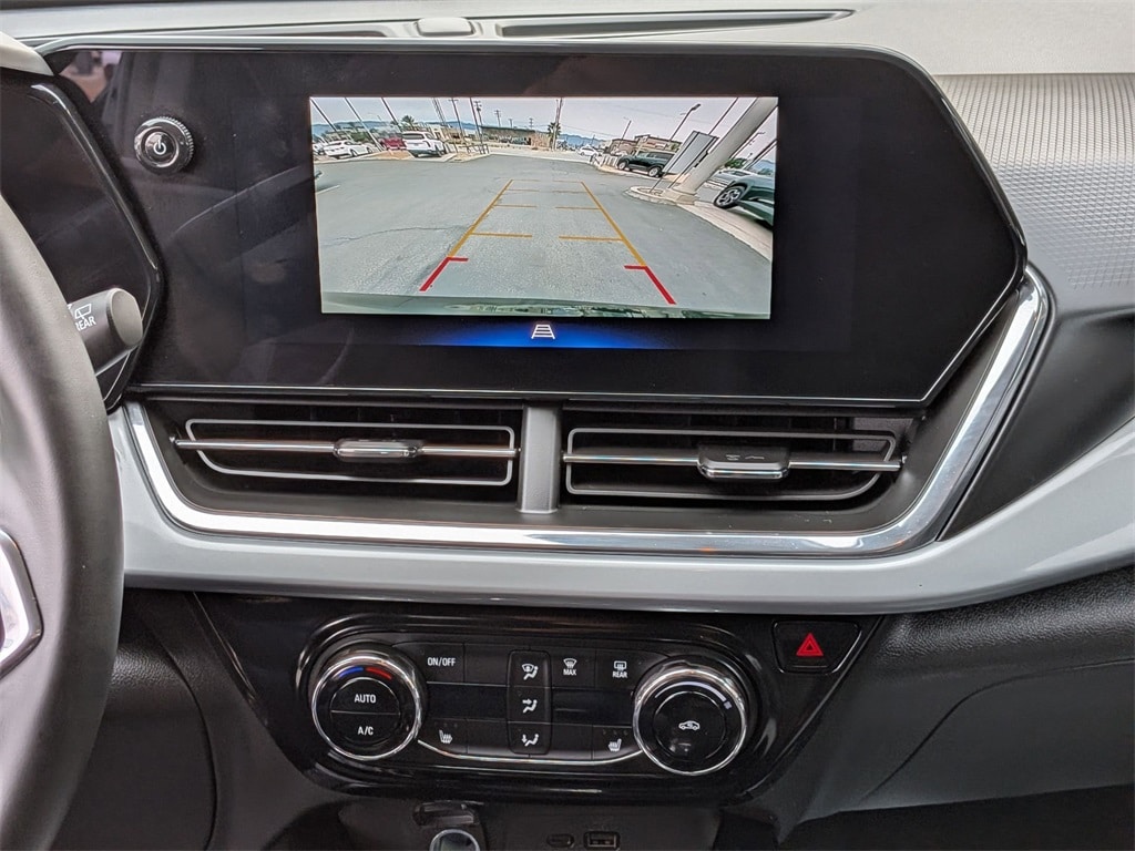 Thumbnail: 2025 Chevrolet Trax - 17