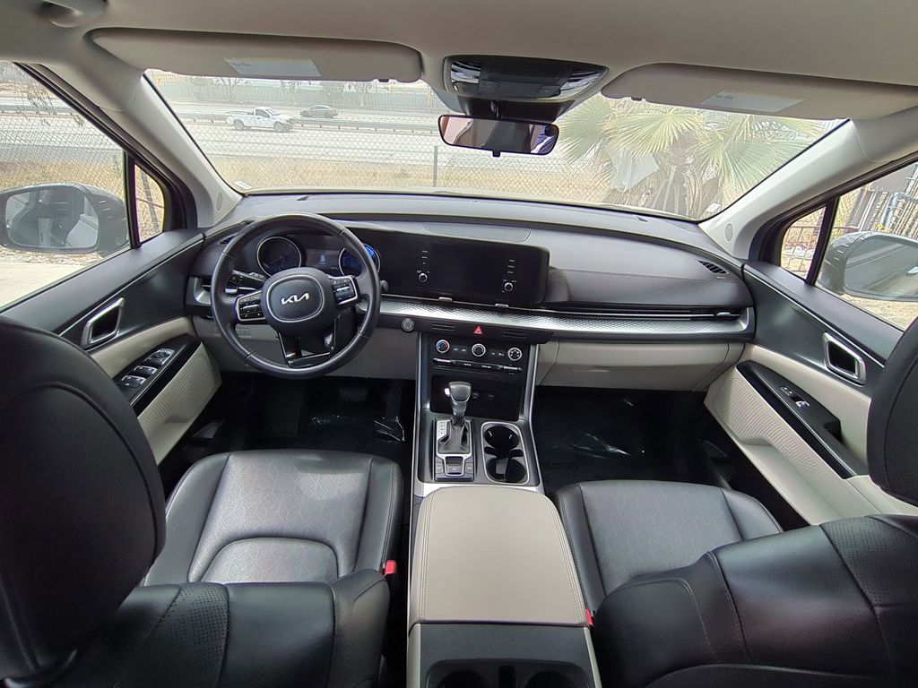 Thumbnail: 2023 Kia Carnival - 23