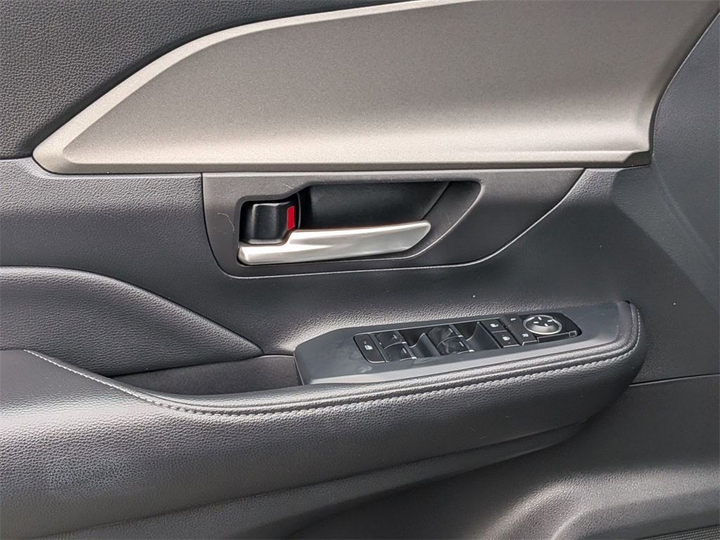 Thumbnail: 2025 Toyota Grand Highlander - 13