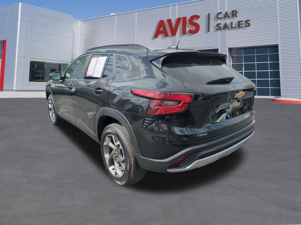 Thumbnail: 2025 Chevrolet Trax - 9