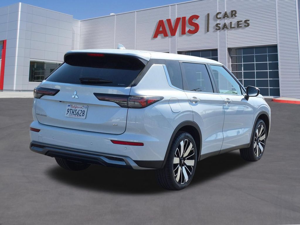 Thumbnail: 2025 Mitsubishi Outlander - 6