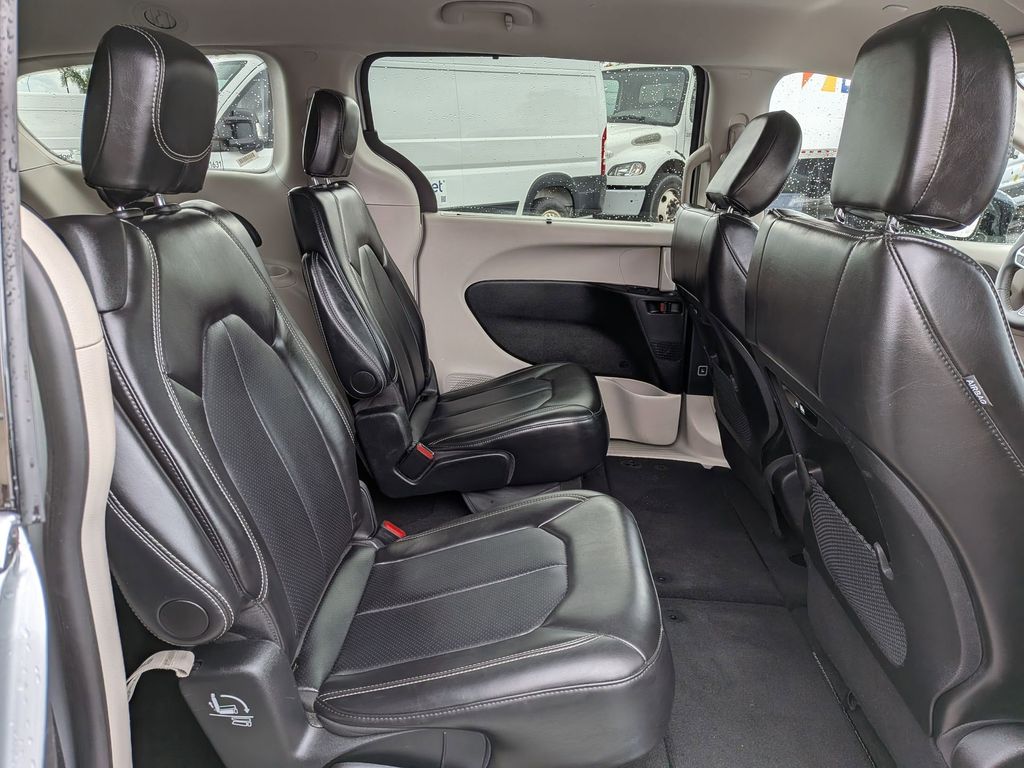 Thumbnail: 2024 Chrysler Pacifica - 28