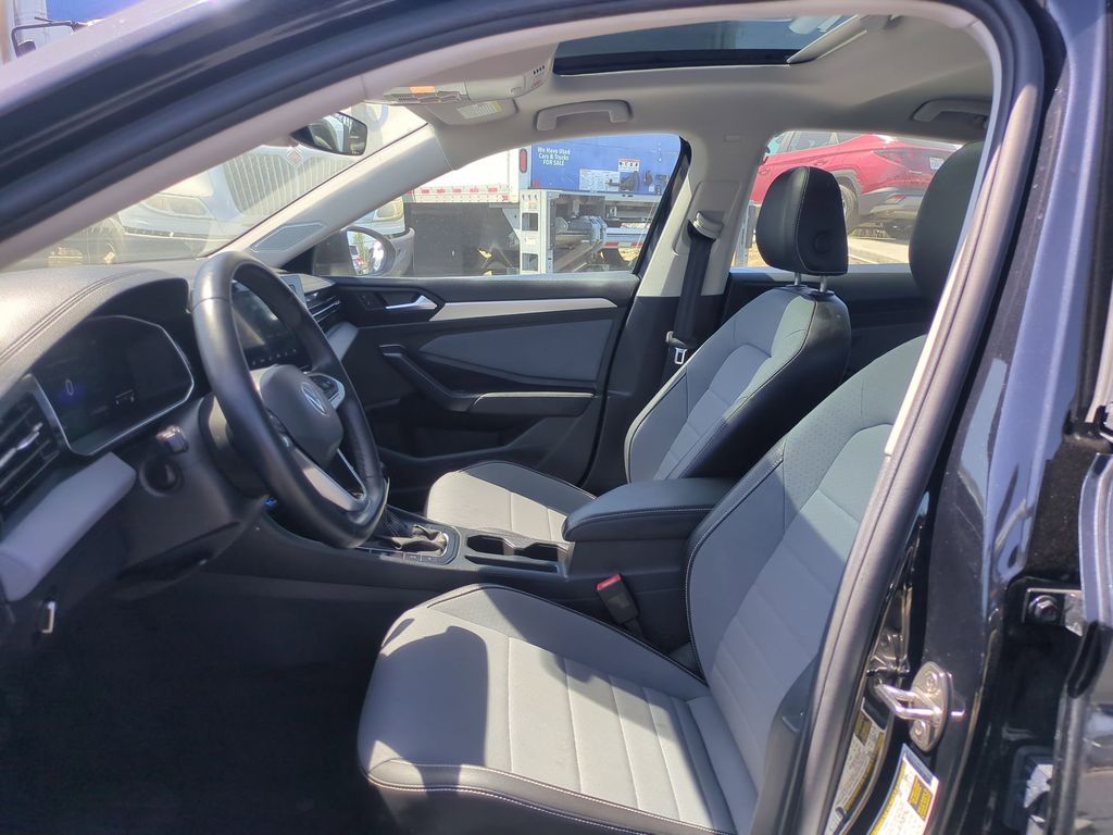 Thumbnail: 2025 Volkswagen Jetta - 23