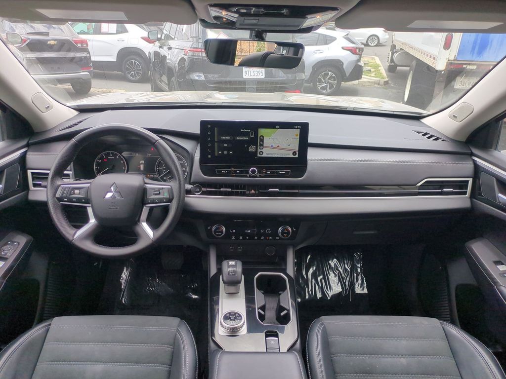 Thumbnail: 2025 Mitsubishi Outlander - 23