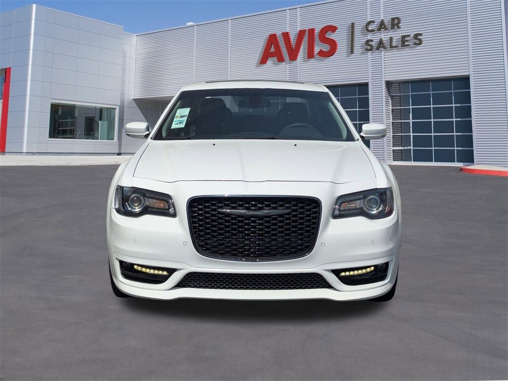 Thumbnail: 2022 Chrysler 300 - 2