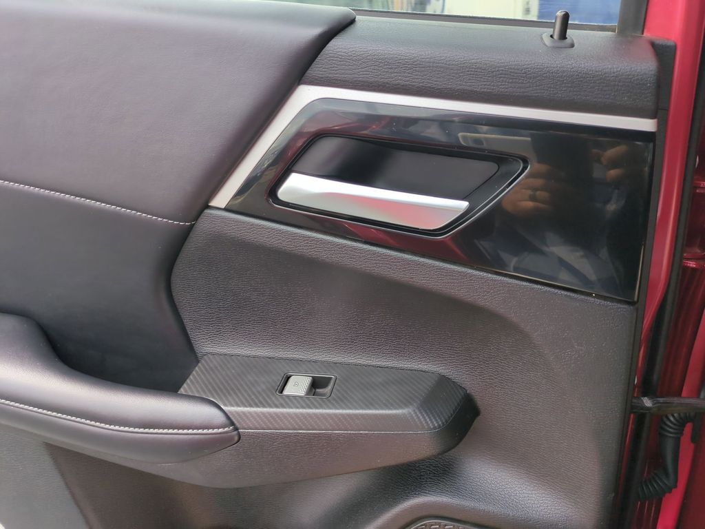 Thumbnail: 2025 Mitsubishi Outlander - 27