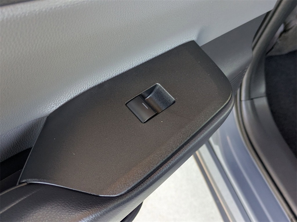 Thumbnail: 2025 Toyota Prius - 28