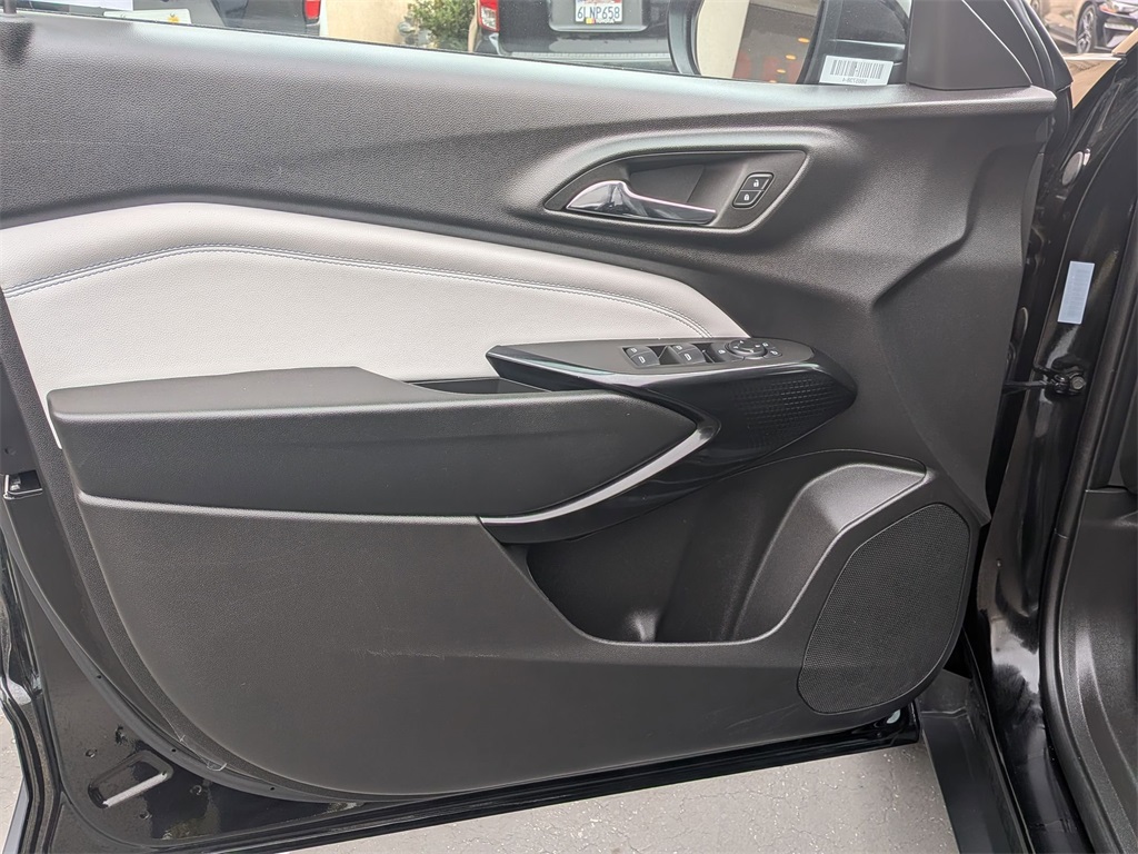 Thumbnail: 2025 Chevrolet Trax - 11