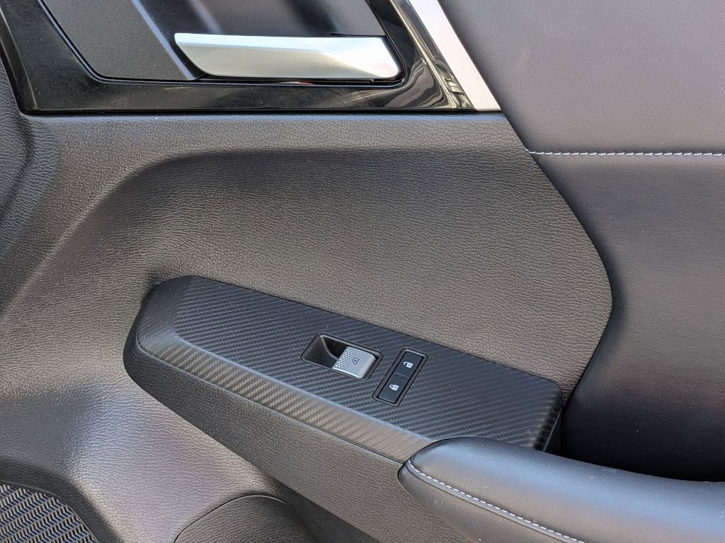 Thumbnail: 2024 Mitsubishi Outlander - 33