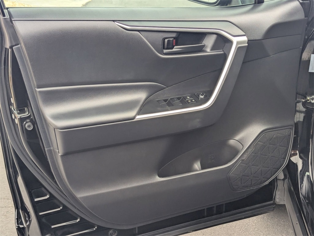 Thumbnail: 2024 Toyota RAV4 - 11