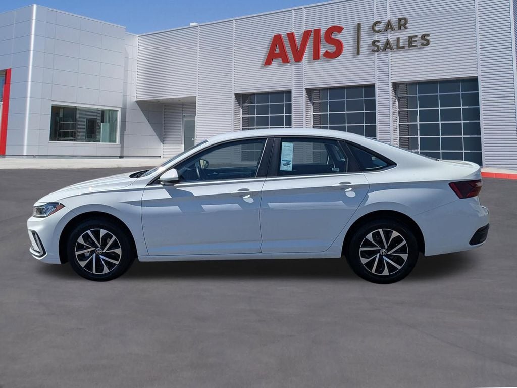 Thumbnail: 2025 Volkswagen Jetta - 10