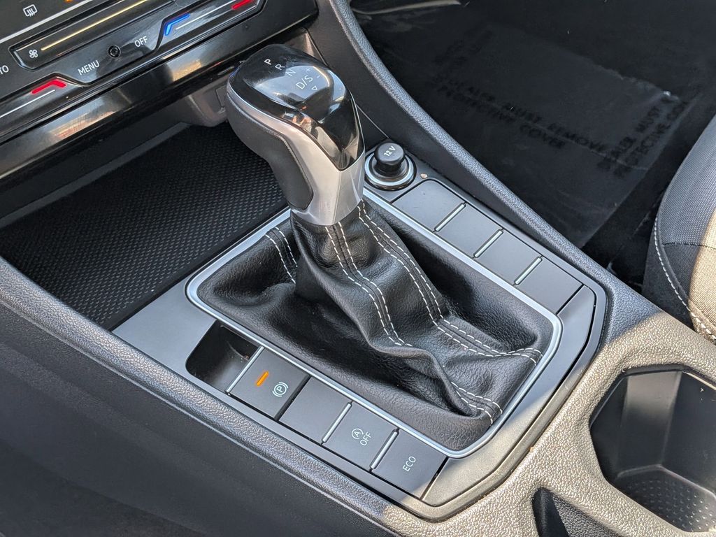 Thumbnail: 2025 Volkswagen Jetta - 19