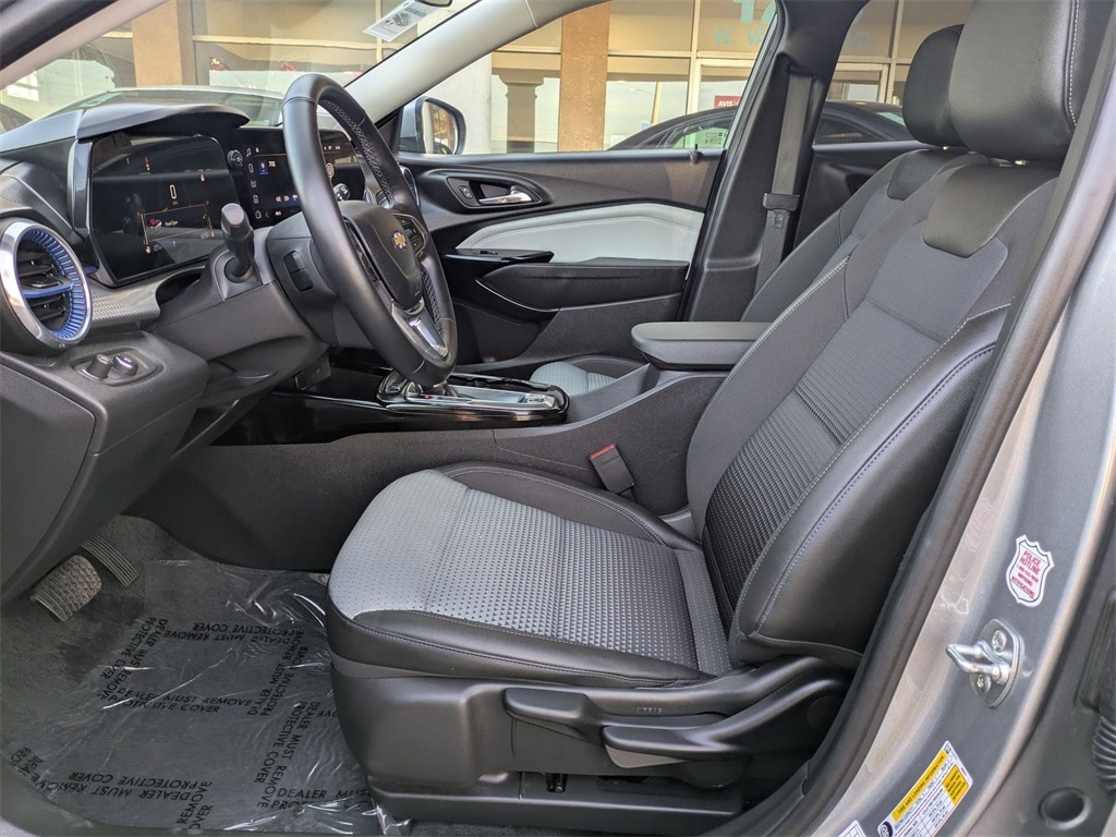 Thumbnail: 2025 Chevrolet Trax - 24