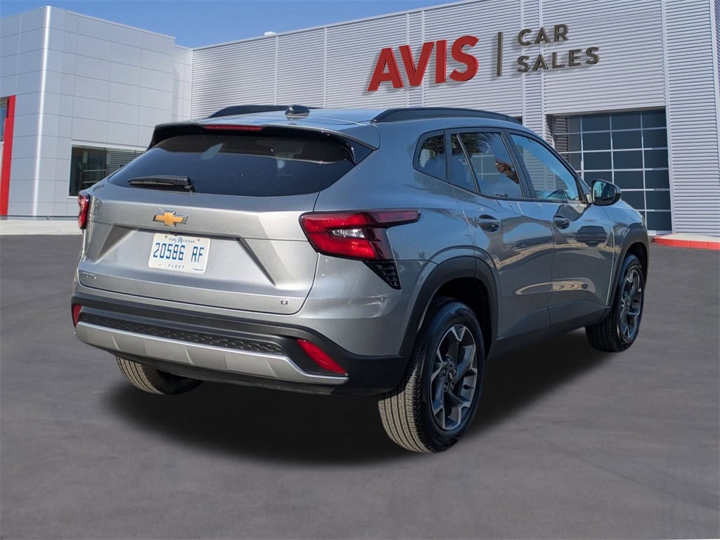 Thumbnail: 2025 Chevrolet Trax - 5