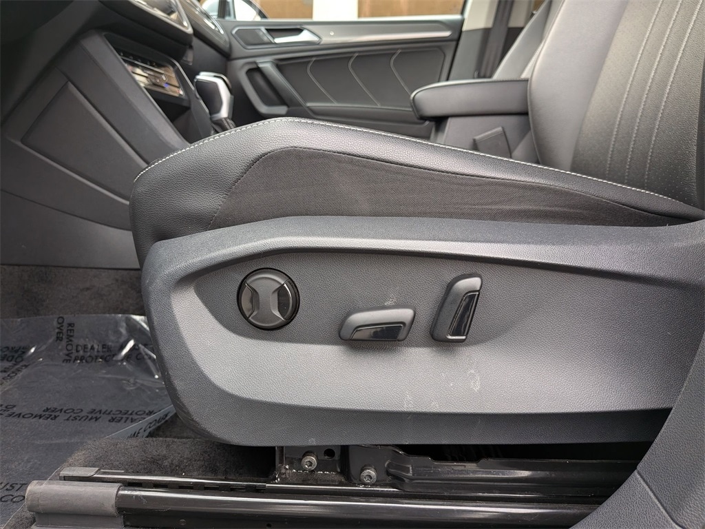 Thumbnail: 2024 Volkswagen Tiguan - 16