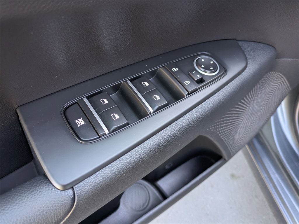 Thumbnail: 2024 Kia Forte - 13