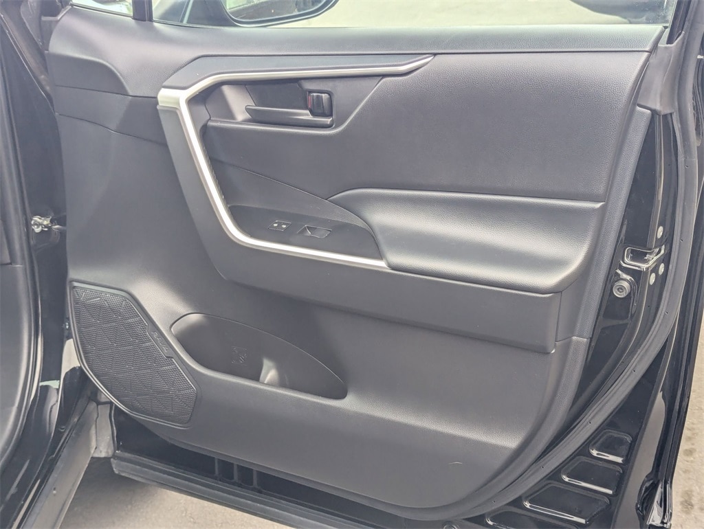 Thumbnail: 2024 Toyota RAV4 - 33