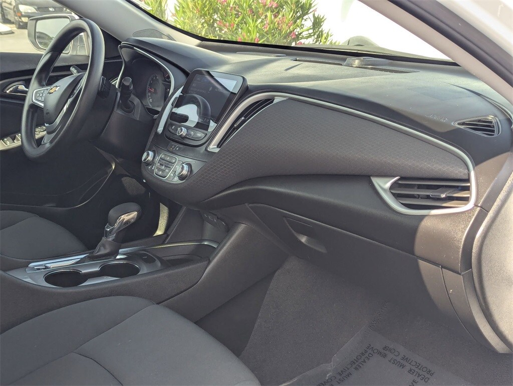 2023 Chevrolet Malibu LT 28