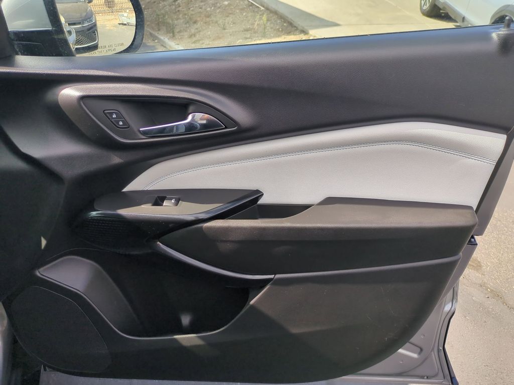 Thumbnail: 2025 Chevrolet Trax - 31