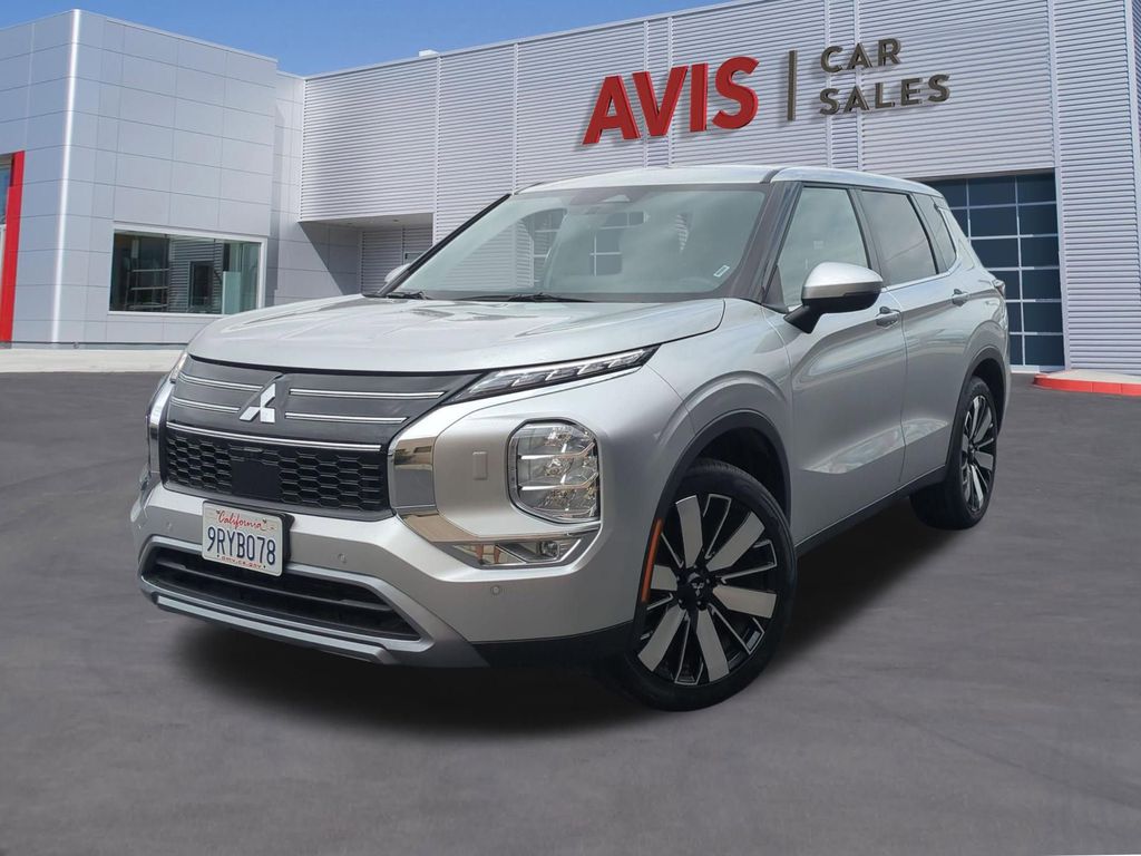 2025 Mitsubishi Outlander SE S-AWC's photo