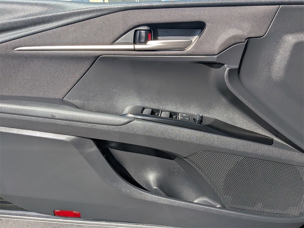 Thumbnail: 2025 Toyota Camry - 11