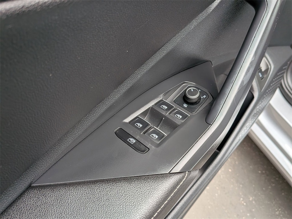 Thumbnail: 2024 Volkswagen Jetta - 13