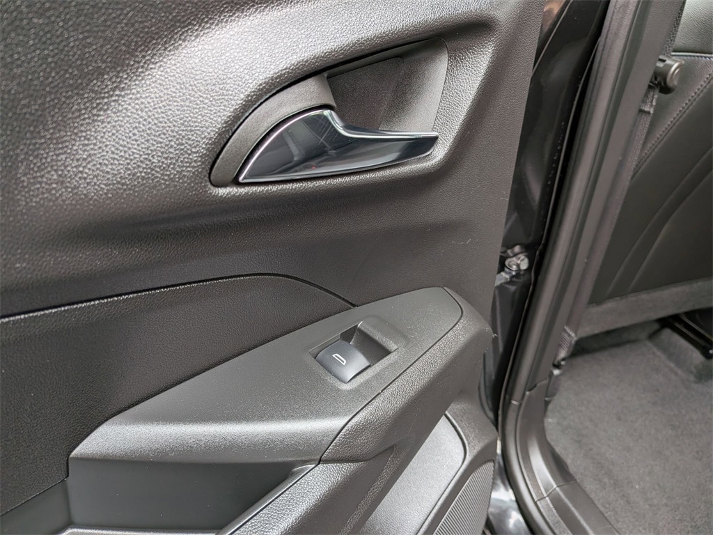 Thumbnail: 2025 Chevrolet Trax - 28