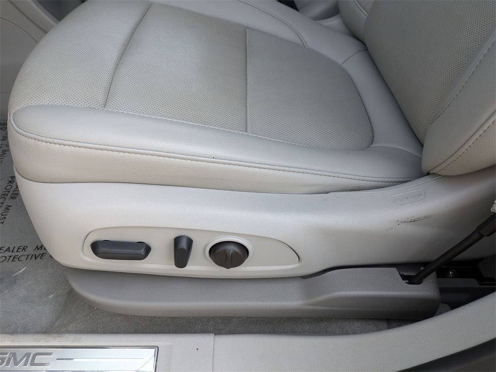 Thumbnail: 2023 GMC Acadia - 14