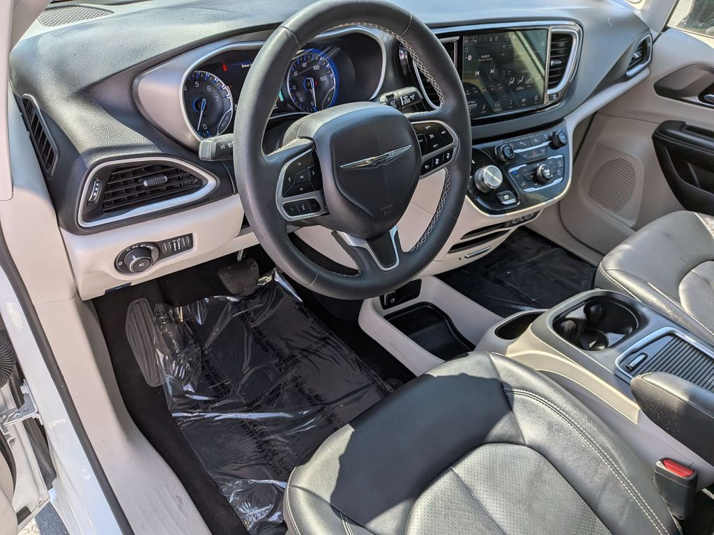 Thumbnail: 2024 Chrysler Pacifica - 14