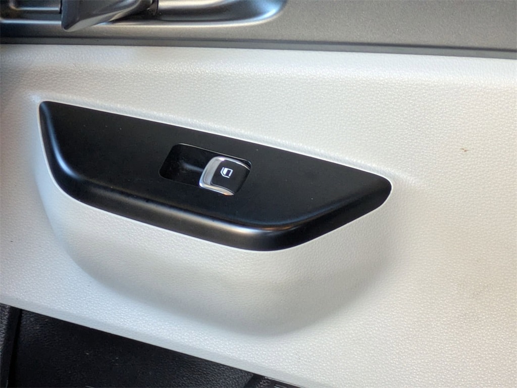 Thumbnail: 2024 Kia Carnival - 28