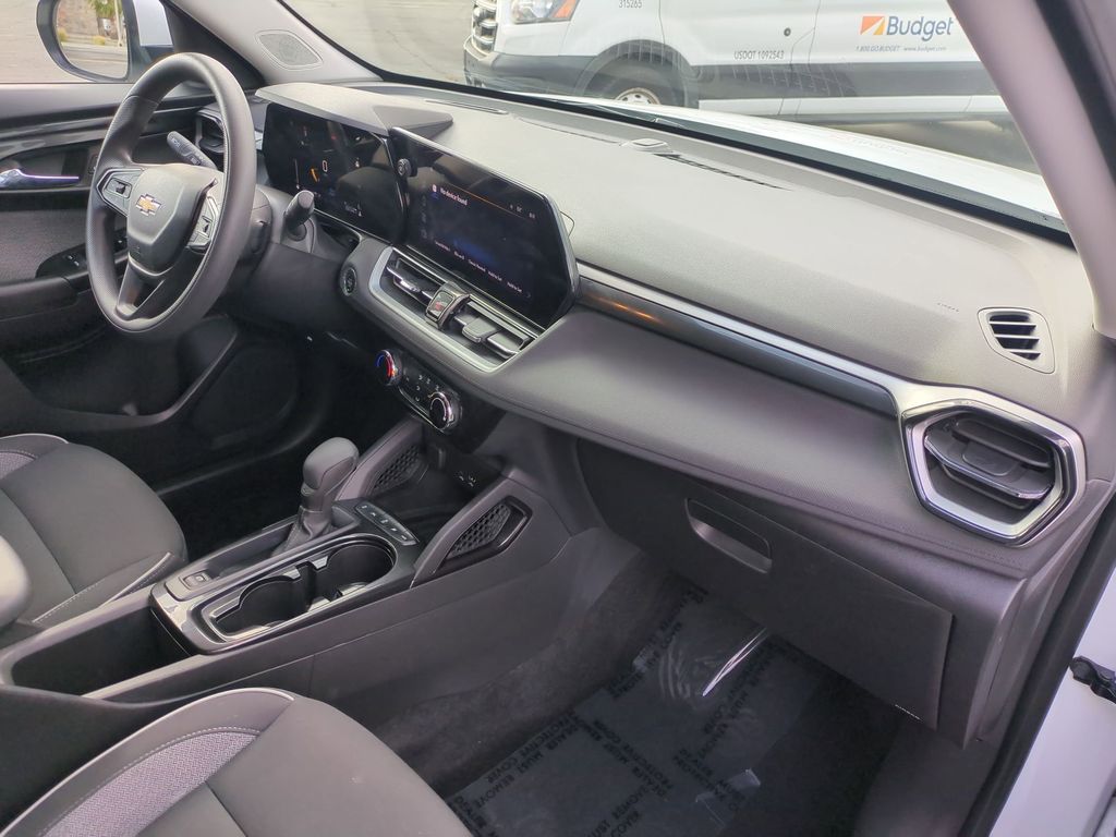 Thumbnail: 2025 Chevrolet TrailBlazer - 30