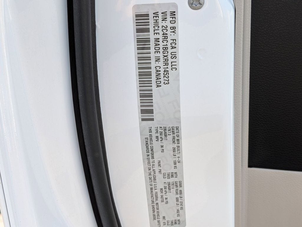 Thumbnail: 2024 Chrysler Pacifica - 33