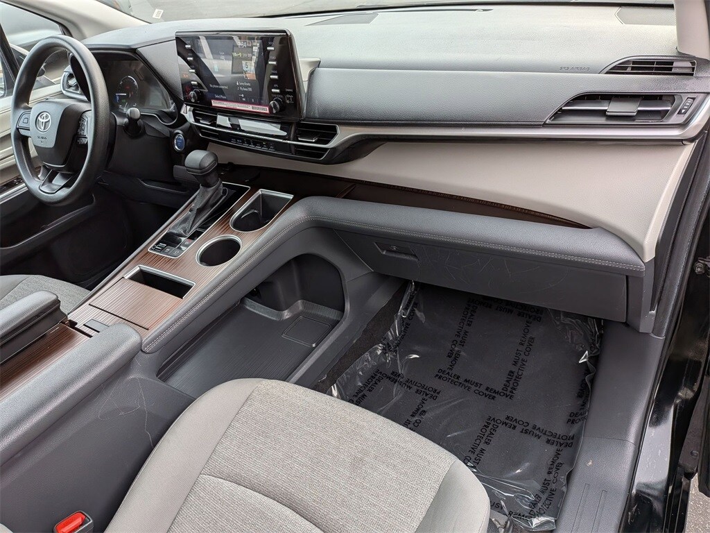 Thumbnail: 2024 Toyota Sienna - 29