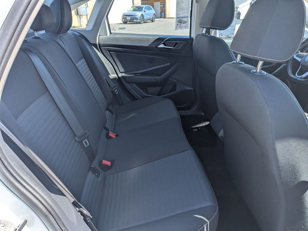 Thumbnail: 2025 Volkswagen Jetta - 28