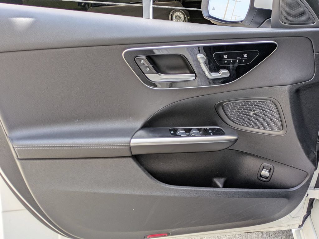 Thumbnail: 2025 Mercedes-Benz C-Class - 11
