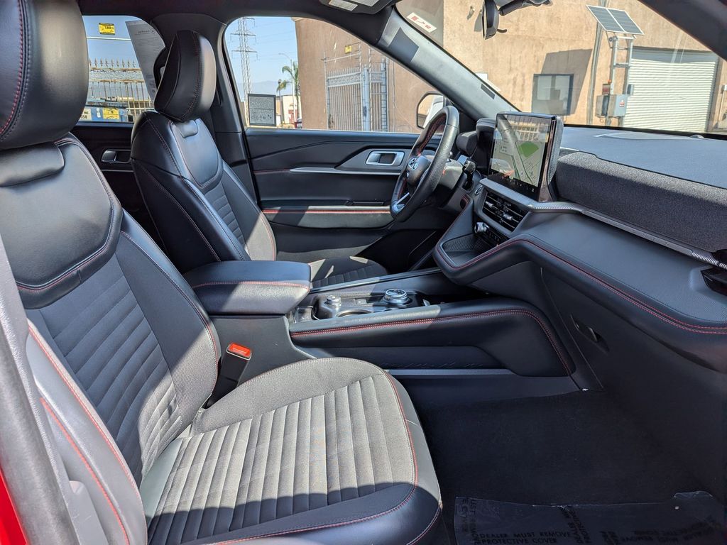 Thumbnail: 2025 Ford Explorer - 31